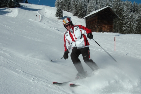 news/images/2011-4-ernst-skifahren.jpg